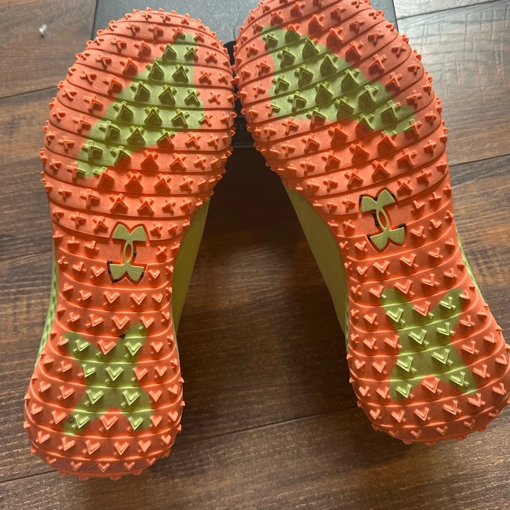 EUC Under Armour UA Shadow Turf 2.0 cleats Green - Picture 7 of 10